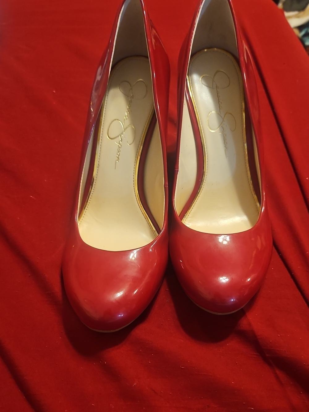 Jessica Simpson Red Patent Round-Toe Pumps with Glossy Finish